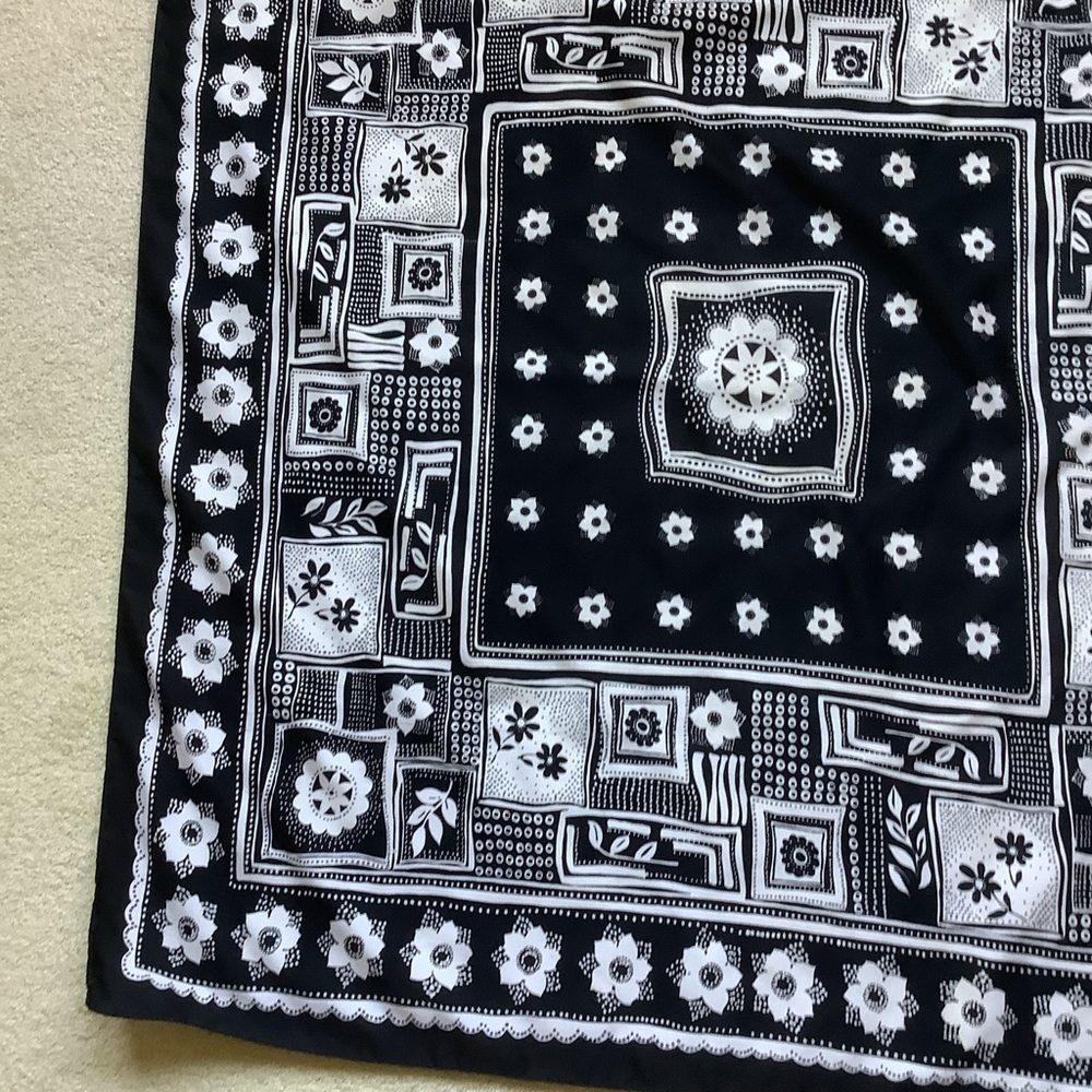Black and White Floral Scarf - Picture 5 of 7